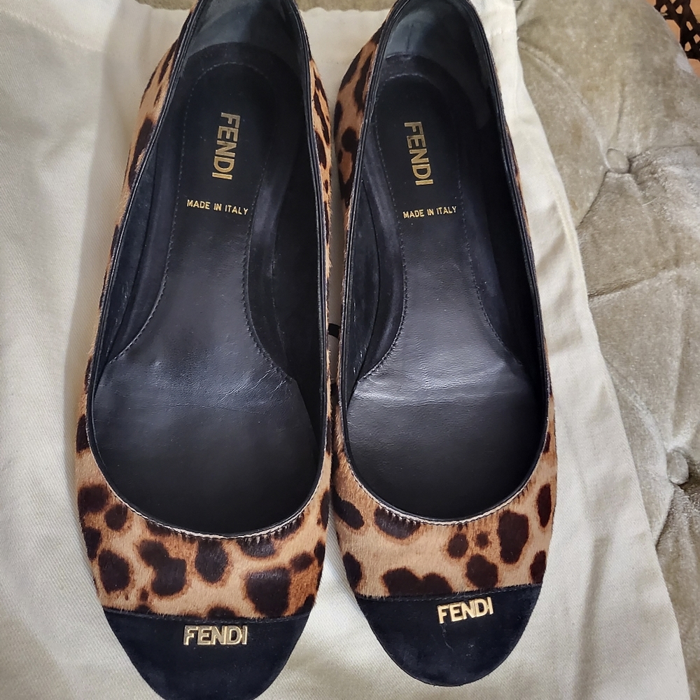 Authentic Fendi flat shoes in Leopard print